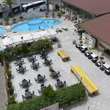 Grand Tiziano E Dei Congressi فندق