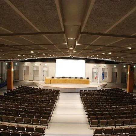 Grand Tiziano E Dei Congressi ليتشي