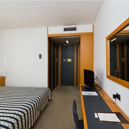 Grand Tiziano E Dei Congressi ليتشي