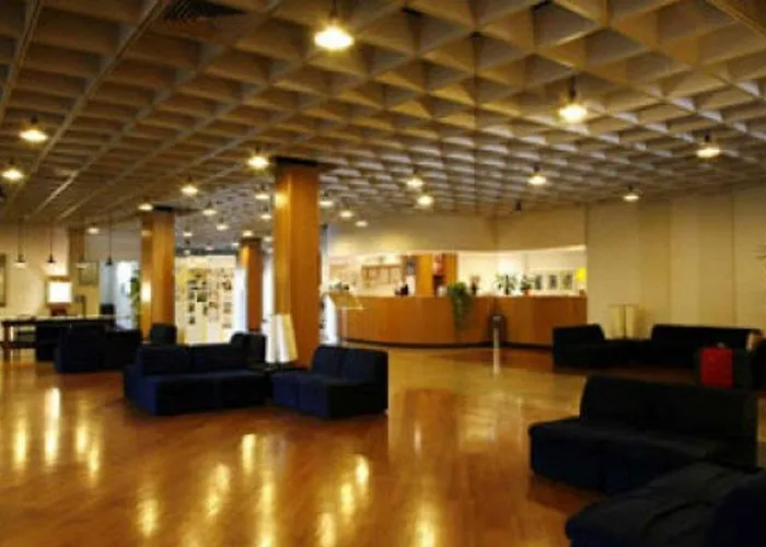 迪斯阿诺与议会大酒店